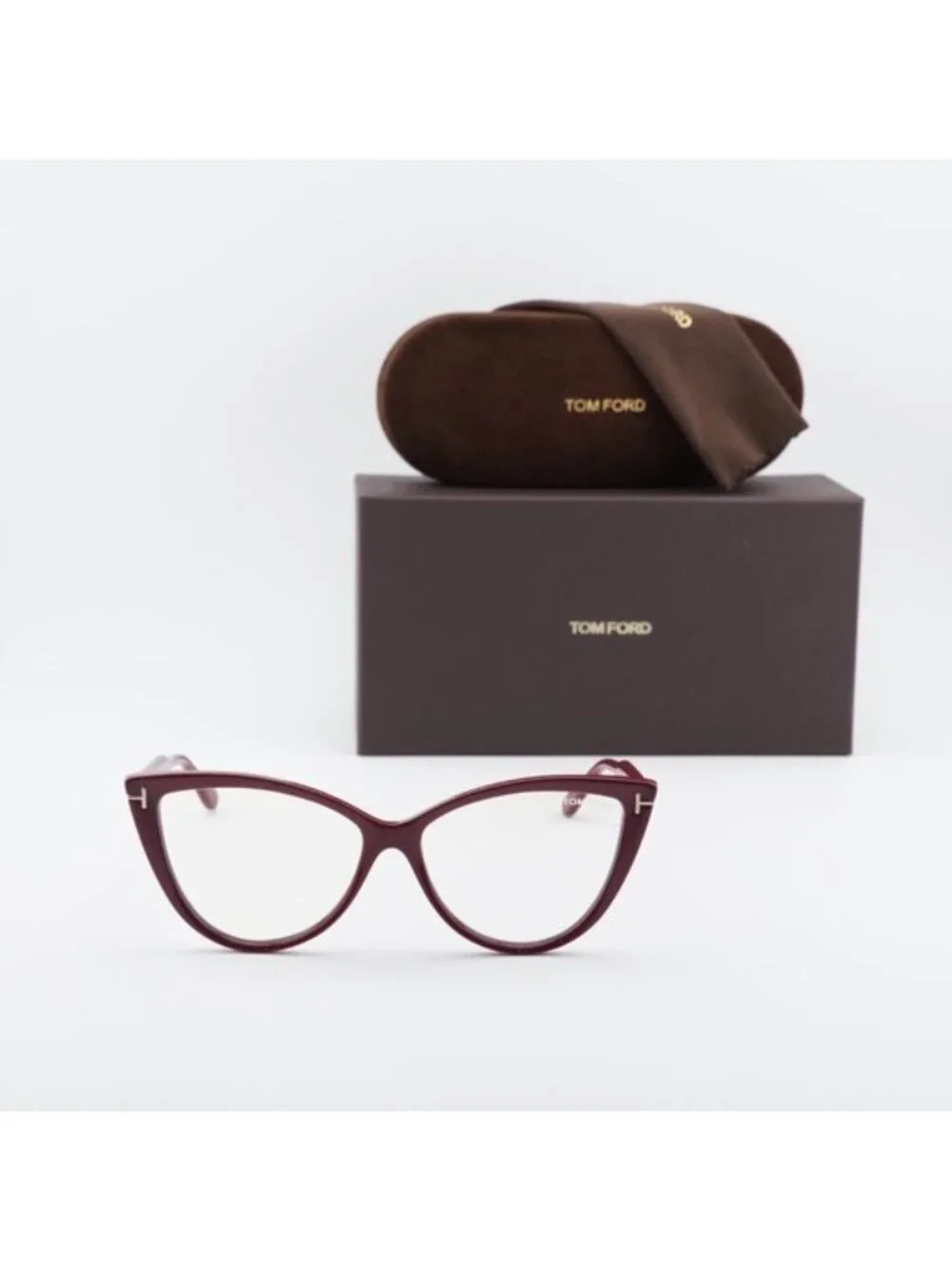 Tom Ford model ft5843